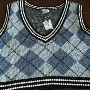 NWT! Preppy Rue 21 Argyle sweater vest.  Women’s size M.  Shades of Blue & Black
